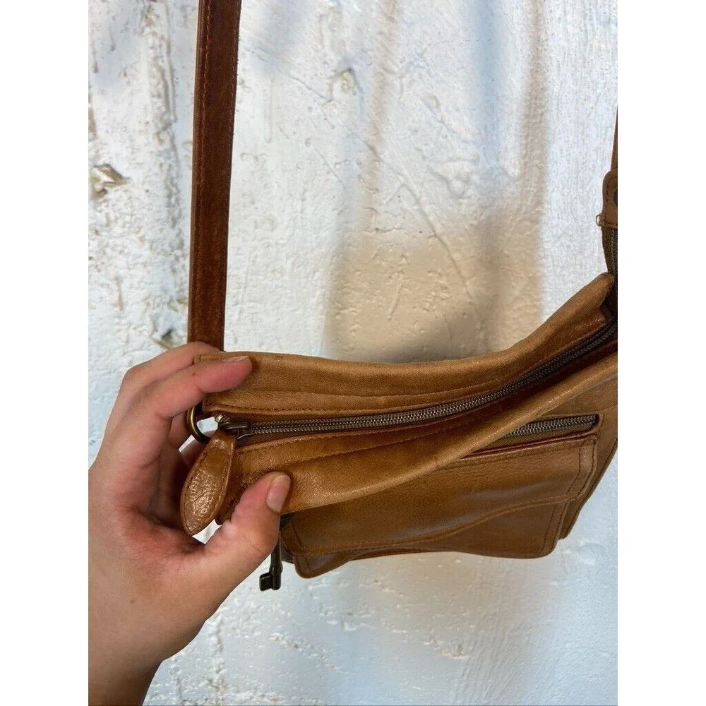 Fossil Brown Leather Small Crossbody Bag Purse Zipper Pockets 7.5 X 8.5